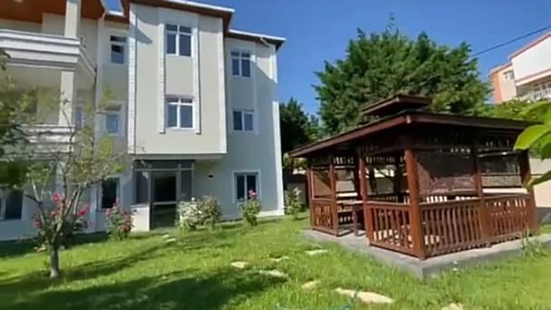 ویلای مستقل 6 خواب در منطقه بیوک چکمجه استانبول